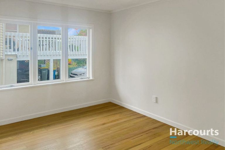 Photo of property in 11 Kamara Road, Glen Eden, Auckland, 0602