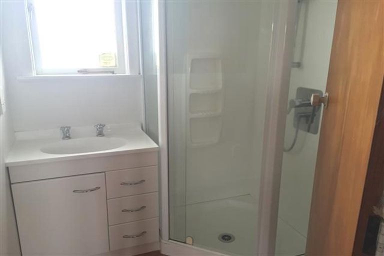 Photo of property in 24 Bunnythorpe Road, Papakura, 2110