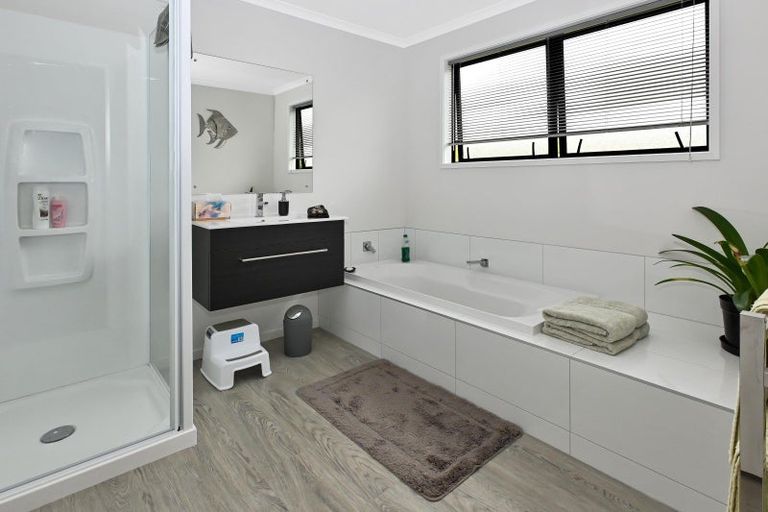 Photo of property in 16 Takutai Terrace, Ruatapu, Hokitika, 7883