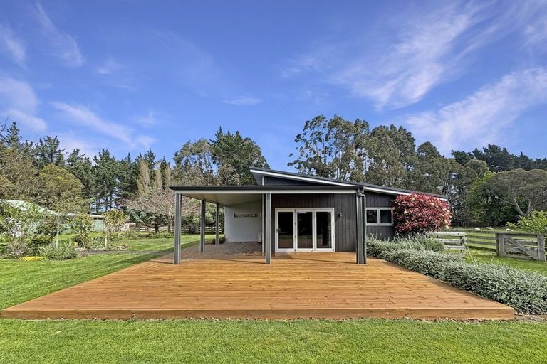 Photo of property in 646 No 2 Line, Fordell, 4572