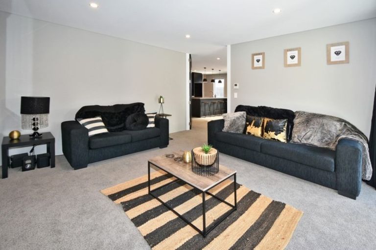 Photo of property in 33 Prestons Park Drive, Marshland, Christchurch, 8083