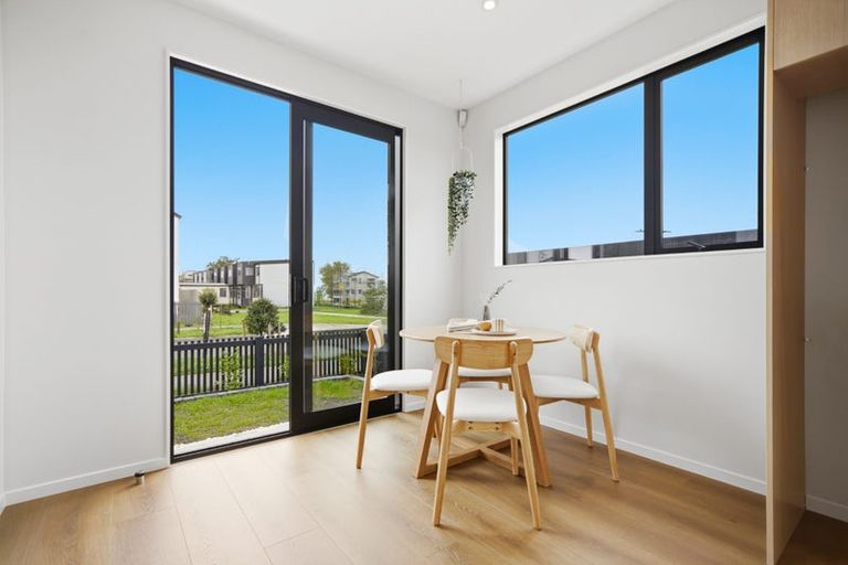 Photo of property in 6 Sails Road, Hobsonville, 0616
