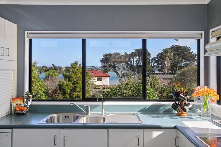 Photo of property in 4 Channel View Road, Clarks Beach, Pukekohe, 2679