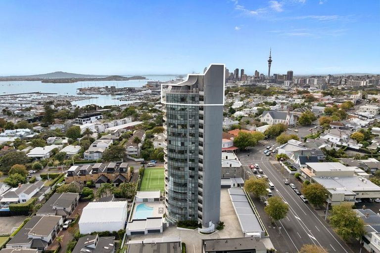 Photo of property in Shangri La Apartments, 15/97 Jervois Road, Herne Bay, Auckland, 1011