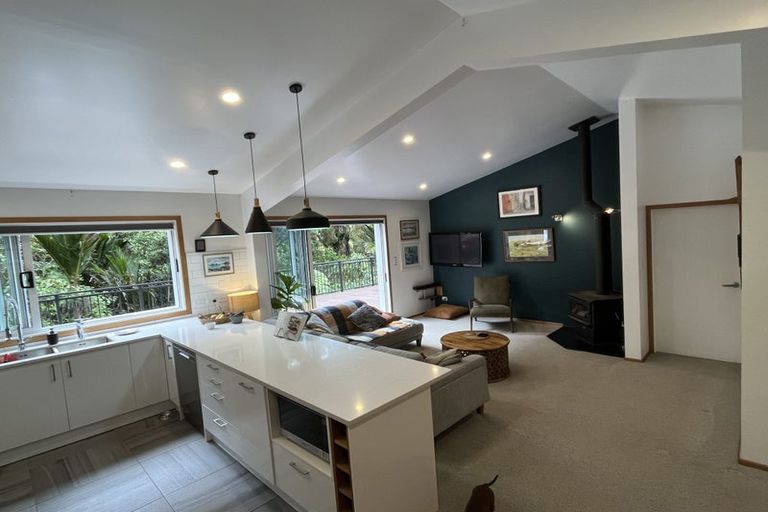 Photo of property in 701 Scenic Drive, Henderson Valley, Auckland, 0612