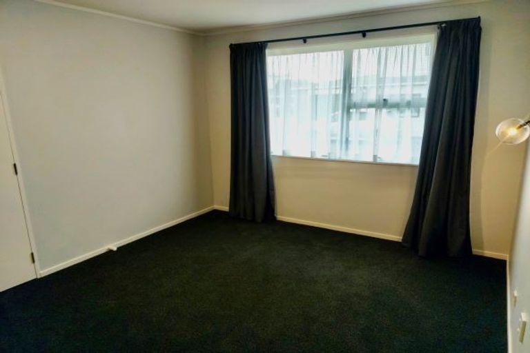 Photo of property in 2 Hill Court, Awapuni, Palmerston North, 4412