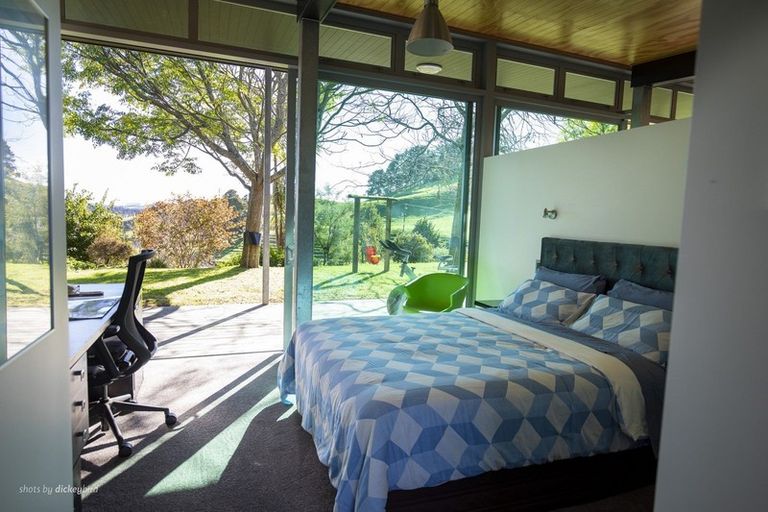 Photo of property in 18 Warren Road, Raglan, 3295