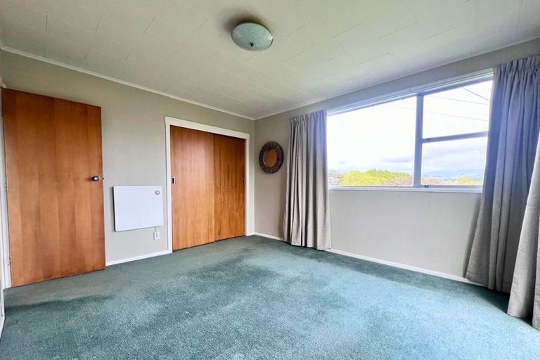 Photo of property in 102 Paekakariki Hill Road, Pauatahanui, Porirua, 5381