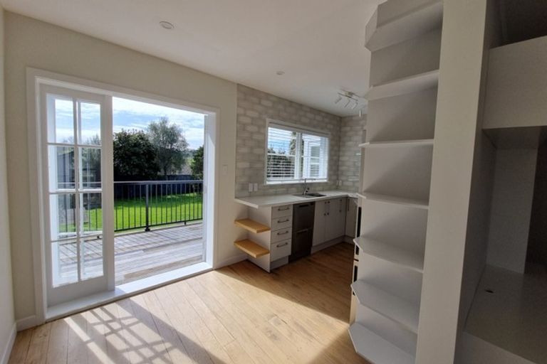 Photo of property in 107 Moa Road, Point Chevalier, Auckland, 1022