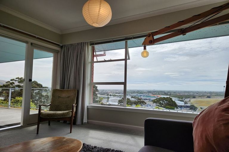 Photo of property in 34 Cannon Hill Crescent, Mount Pleasant, Christchurch, 8081