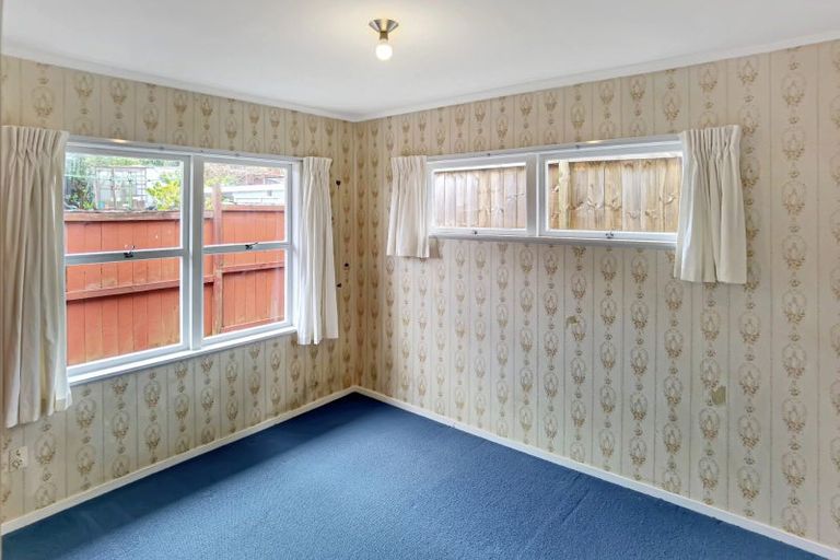 Photo of property in 46 Ayton Drive, Totara Vale, Auckland, 0629