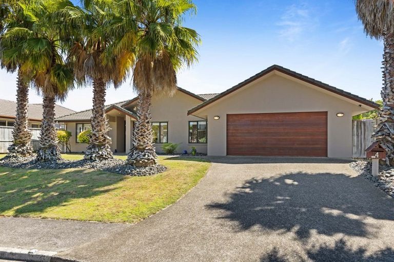 Photo of property in 4 Jade Court, Rosedale, Auckland, 0632