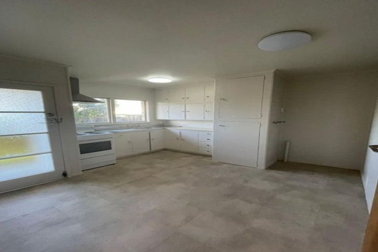 Photo of property in 3/37 Clevedon Road, Papakura, 2110