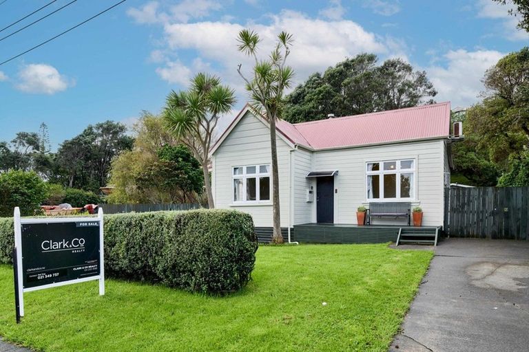 Photo of property in 28 Thornley Street, Titahi Bay, Porirua, 5022