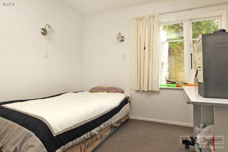 Photo of property in 22 Kellsmere Crescent, Island Bay, Wellington, 6023