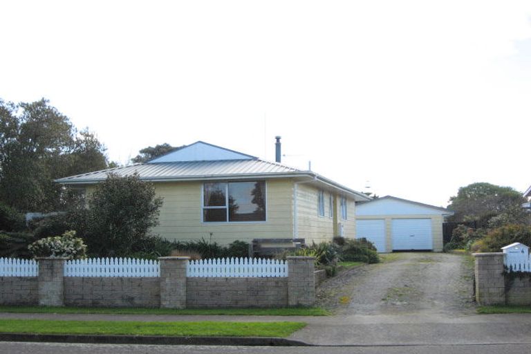 Photo of property in 6 Pain Street, Bulls, 4818