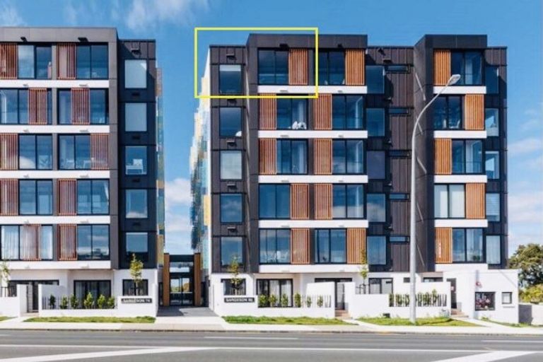 Photo of property in Frank Sargeson Apts, 503/80 Anzac Street, Takapuna, Auckland, 0622