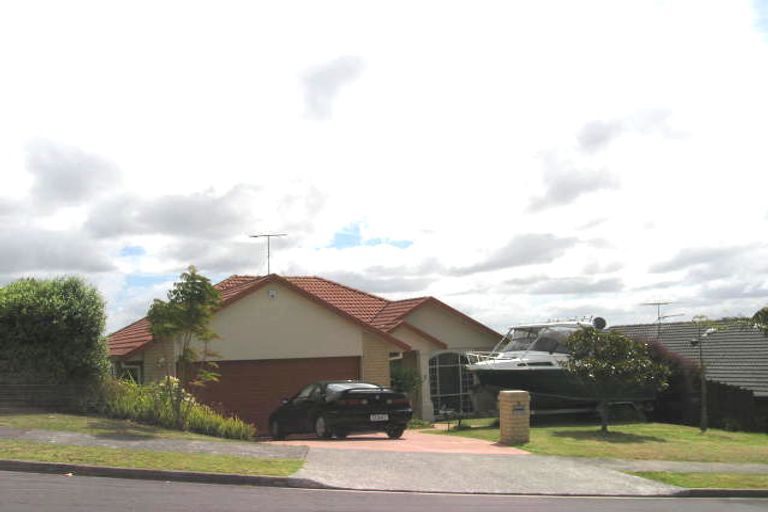 Photo of property in 5 Lorikeet Place, Unsworth Heights, Auckland, 0632