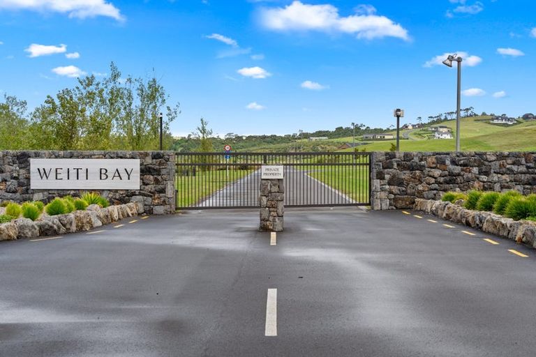 Photo of property in 19 Hurihuri Road, Okura Bush, Silverdale, 0794