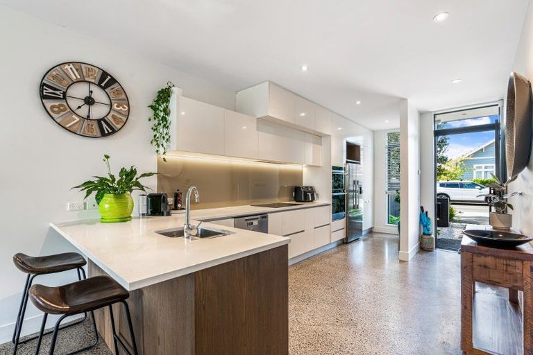 Photo of property in 12 Cochrane Road, Hobsonville, Auckland, 0616