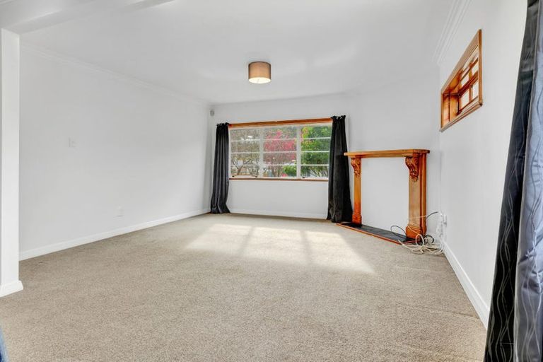 Photo of property in 48 Stokes Valley Road, Stokes Valley, Lower Hutt, 5019