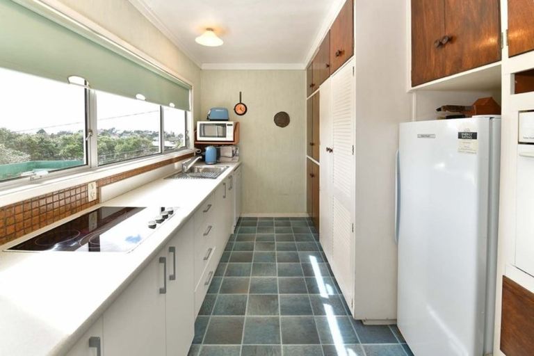 Photo of property in 18 Cedar Terrace, Stanmore Bay, Whangaparaoa, 0932