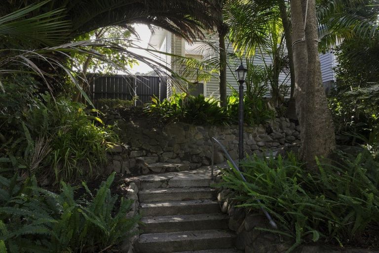 Photo of property in 9 Rona Street, Eastbourne, Lower Hutt, 5013
