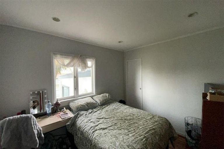 Photo of property in 216 Te Atatu Road, Te Atatu South, Auckland, 0610