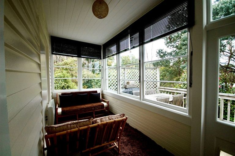 Photo of property in 66 Kelburn Parade, Kelburn, Wellington, 6012