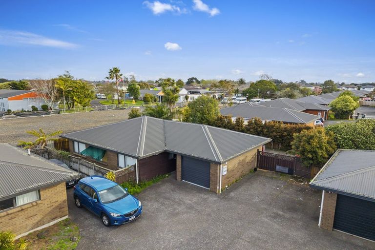 Photo of property in 27 Robertson Road, Favona, Auckland, 2024
