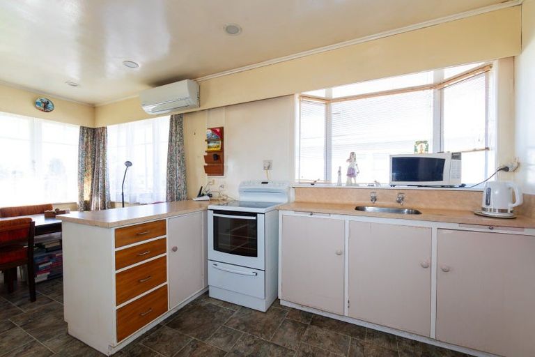 Photo of property in 15 Wycliffe Street, Onekawa, Napier, 4110