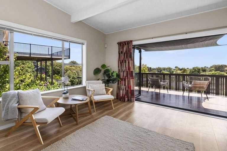 Photo of property in 31 Tauroa Road, Havelock North, 4130