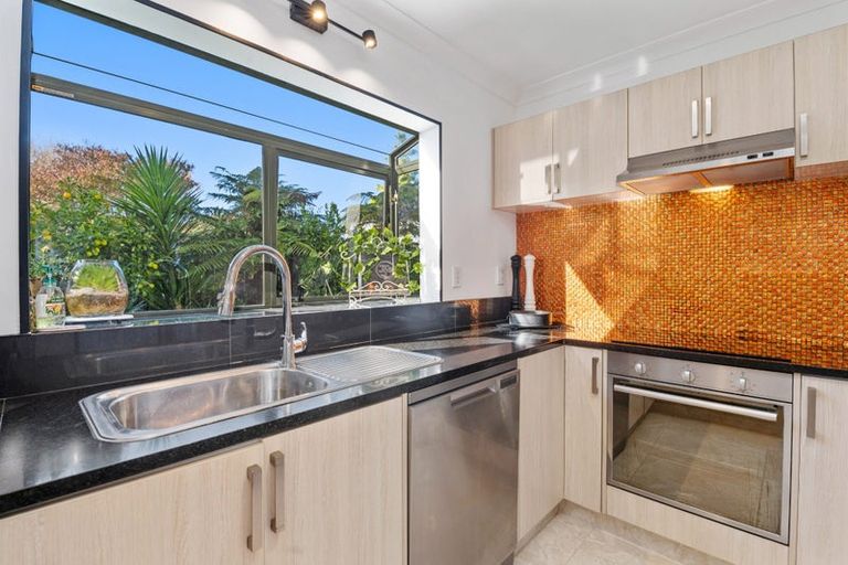 Photo of property in 1 Stonebridge Park Drive, Holdens Bay, Rotorua, 3010