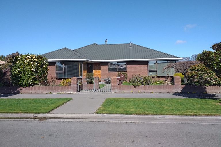 Photo of property in 11 Amdale Avenue, Broomfield, Christchurch, 8042