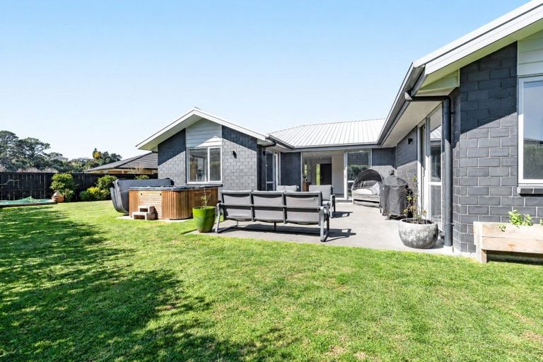 Photo of property in 26 Fernbrook Drive, Hurworth, New Plymouth, 4310