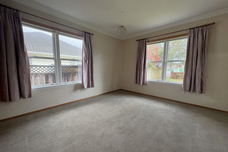Photo of property in 70 Pine Avenue, Ebdentown, Upper Hutt, 5018