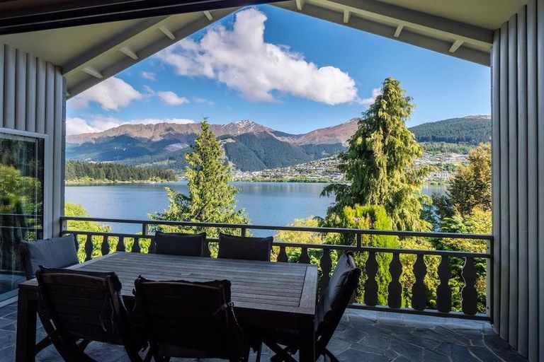 Photo of property in 611 Peninsula Road, Kelvin Heights, Queenstown, 9300