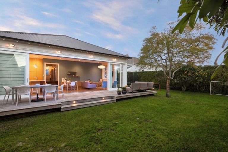 Photo of property in 32 Herbert Road, Mount Eden, Auckland, 1024
