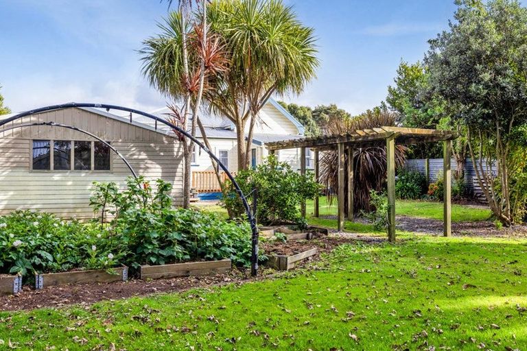 Photo of property in 15 Weld Street, Normanby, Hawera, 4614