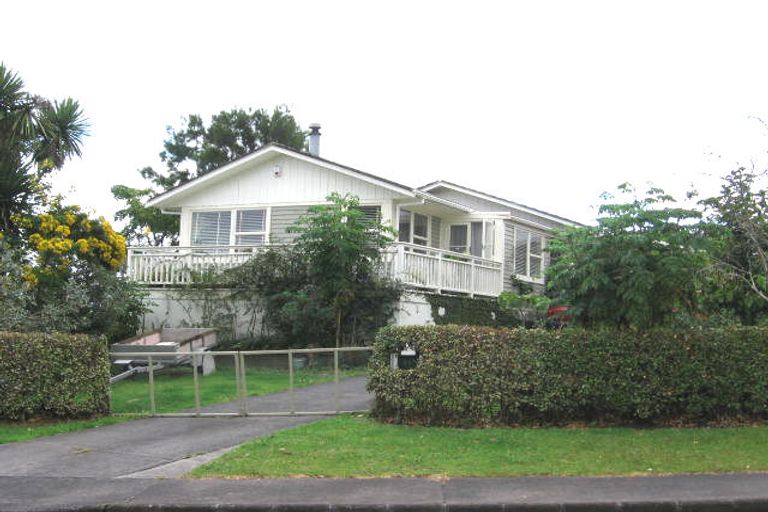 Photo of property in 48 Waitaki Street, Henderson, Auckland, 0612