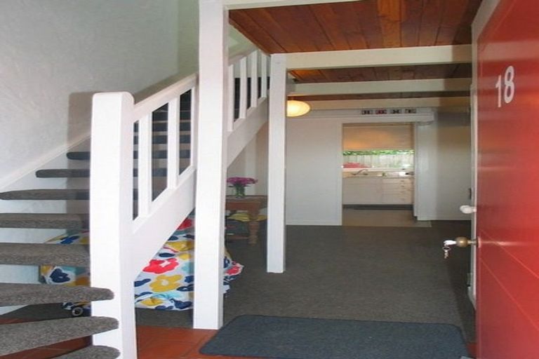 Photo of property in 18/10 Pitarua Street, Thorndon, Wellington, 6011