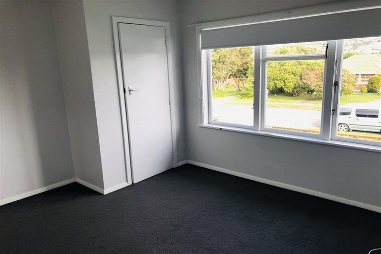 Photo of property in 23a Kapiti Crescent, Titahi Bay, Porirua, 5022