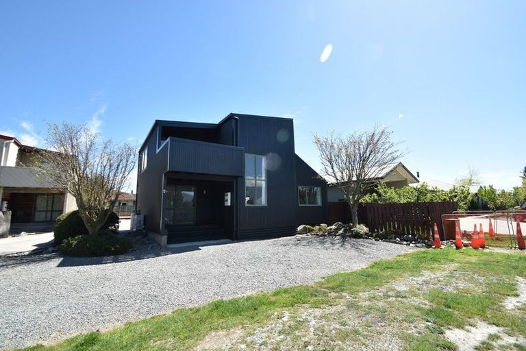 Photo of property in 12 Ahuriri Drive, Omarama, 9412