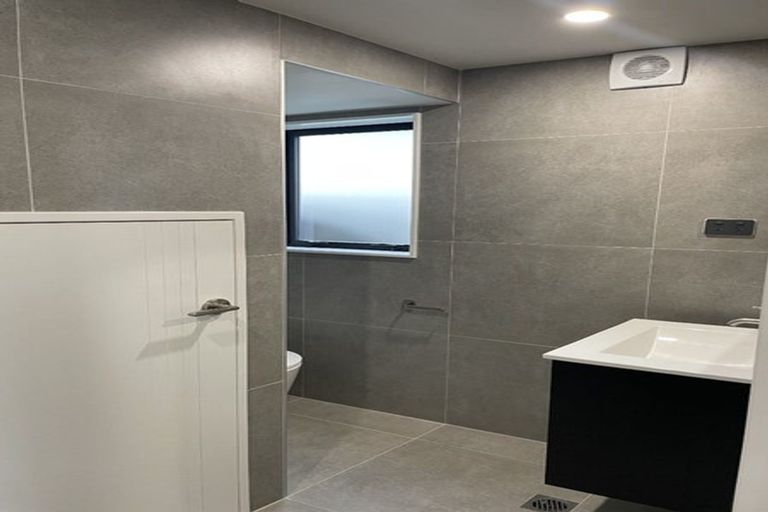 Photo of property in 2/9 Kamaka Road, Mangere Bridge, Auckland, 2022