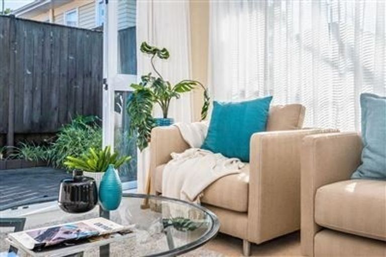 Photo of property in 1/3a Gordon Avenue, Forrest Hill, Auckland, 0620