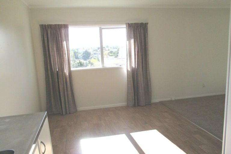 Photo of property in 50 Parrs Cross Road, Henderson, Auckland, 0612