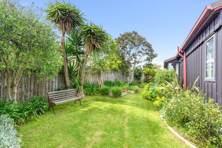 Photo of property in 7 Dodds Crescent, Otaki Beach, Otaki, 5512
