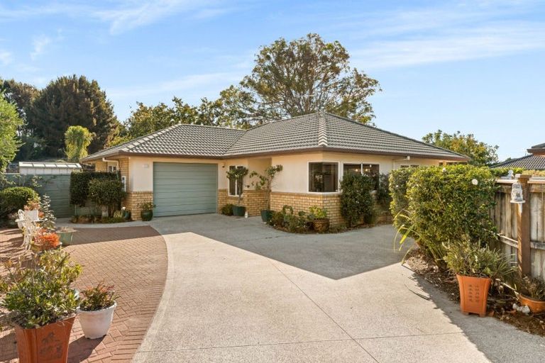 Photo of property in 16 Mcleod Place, Papamoa Beach, Papamoa, 3118