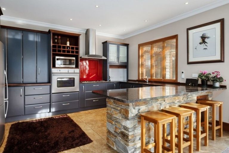 Photo of property in 32 Old Station Avenue, Wanaka, 9305