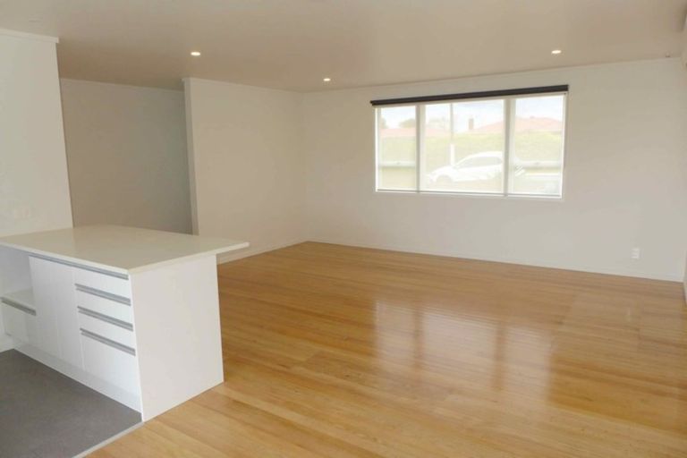 Photo of property in 97 Seymour Road, Sunnyvale, Auckland, 0612